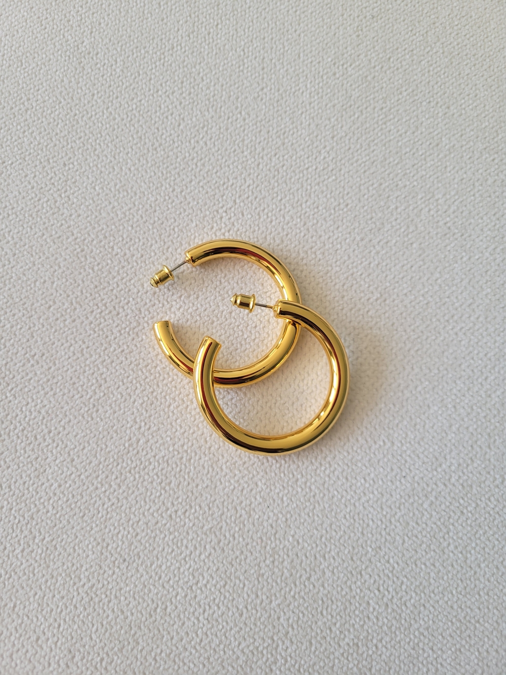 NWOT NA NIN Gold Thick Hoop Non-Tarnish Waterproof Earrings